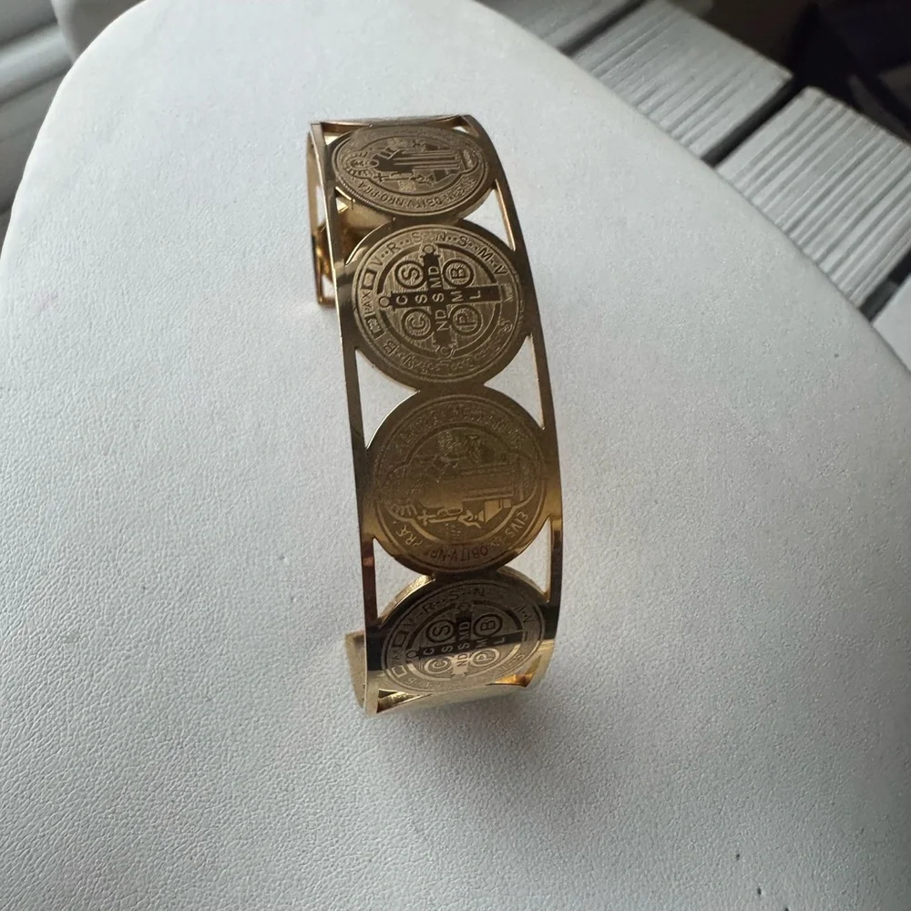 Chic Gold Coin Cuff Bracelet - Picture 3 of 14
